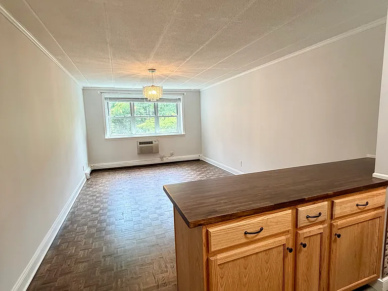 27 Northill St #M3 — Photo 3