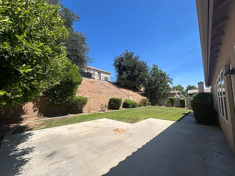 36248 Village Rd — Photo 2
