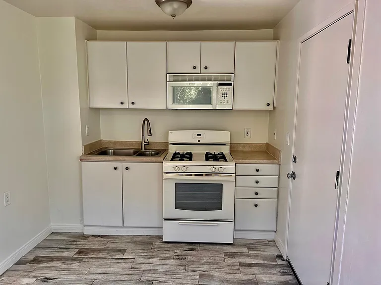 5003 Williams Ave — Photo 9