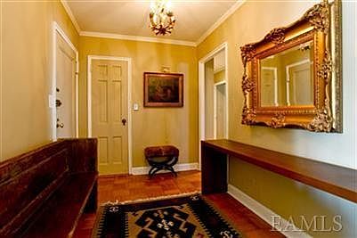 2nd image of 3 Chateaux Cir