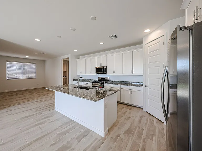 15771 W Superior Ave — Photo 25