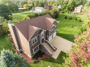 N1537 Oak St, Lake Geneva, WI 53147