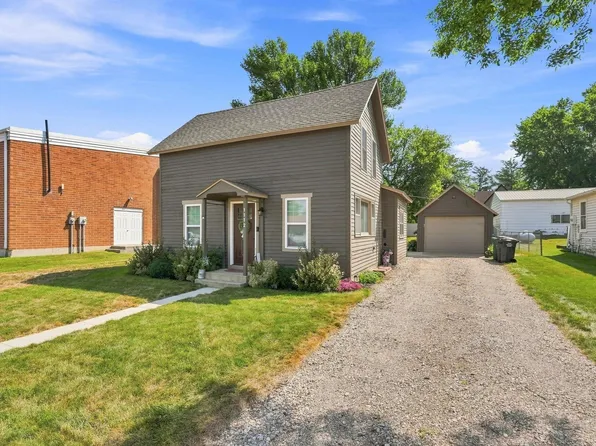 1112 Broadway St, Larchwood, IA 51241