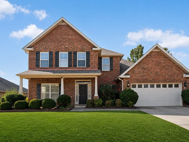 107 Autumn Haven Ln — Photo 1