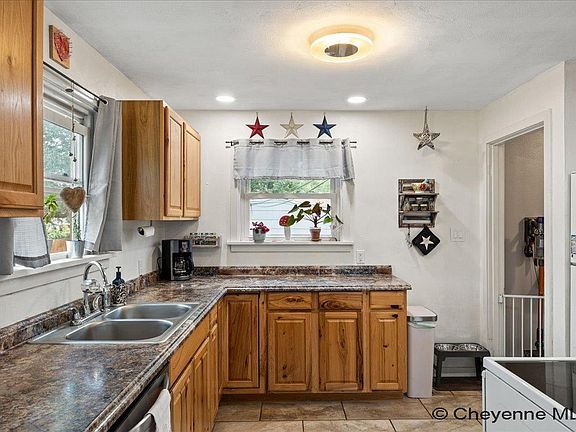 5th image of 1163 N 9th St