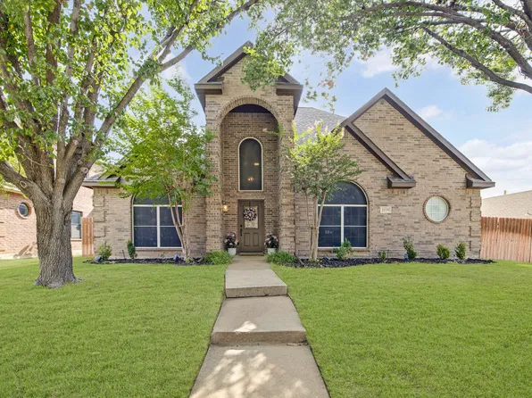 2039 Camelot Dr, Lewisville, TX 75067