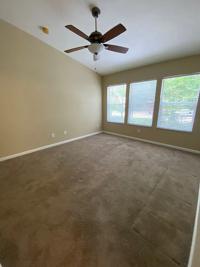 Excellent Town House For Rent — Photo 4
