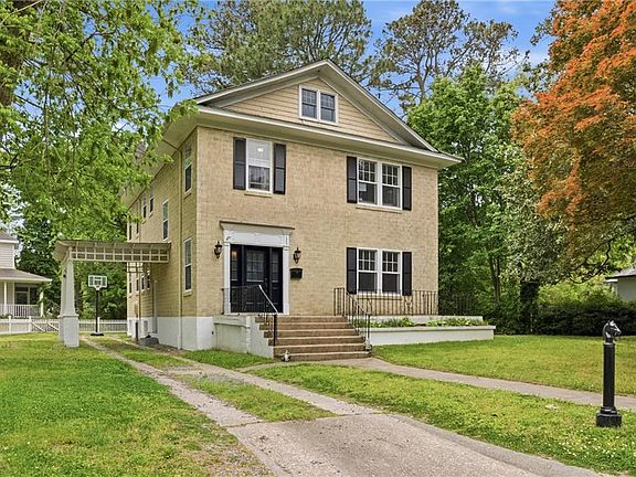 2nd image of 1509 Runnymede Rd