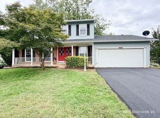 8957 Rolling Rd, Manassas, VA 20110