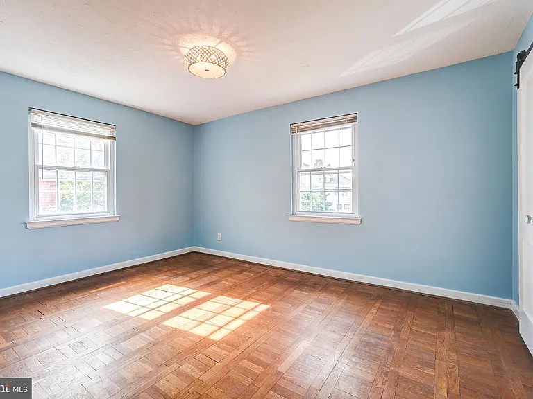 849 S Glebe Rd — Photo 15