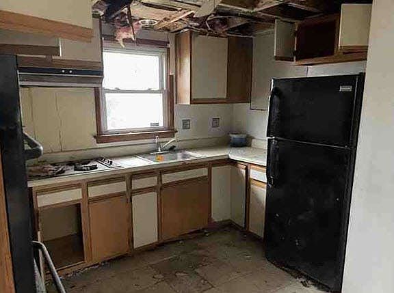 4th image of 1425 W 4th St