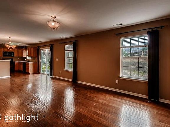 3rd image of 2496 Ivy Creek Frd