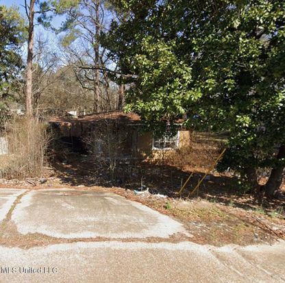Property at 5002 Clinton Blvd, Jackson, MS 39209