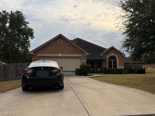 15817 Hill Ln, Selma, TX 78154
