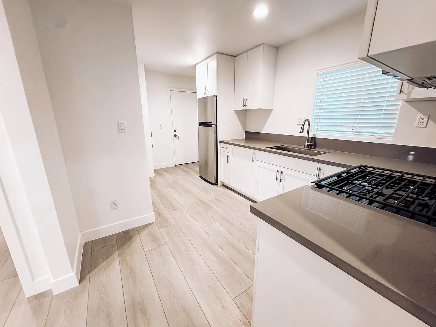Harbor Blvd Apts. — Photo 3