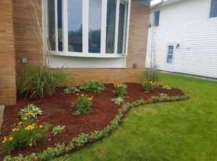 6471 Beverly Dr, Parma Heights, OH 44130