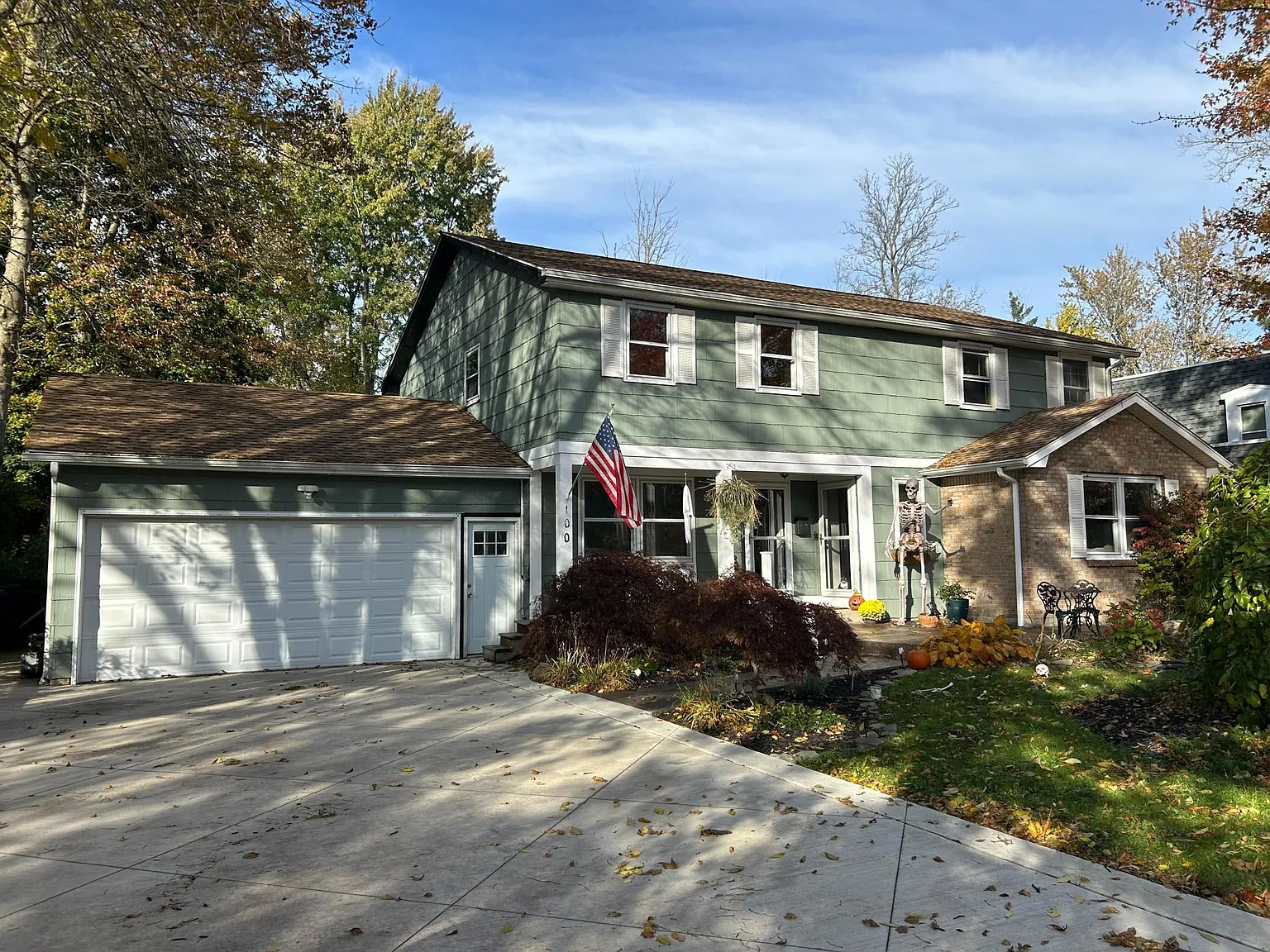 3 bed, 1.5 bath, 1260 sqft, $2,000 — Photo 3