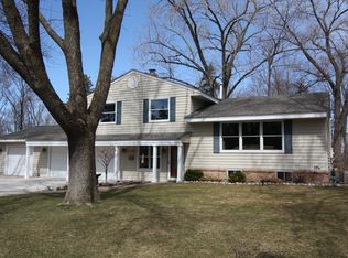 15140 Lloyds Ln, Minnetonka, MN 55345