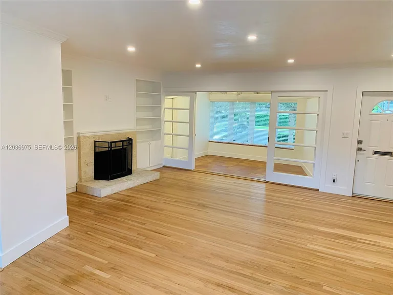 1244 S Alhambra Cir — Photo 4