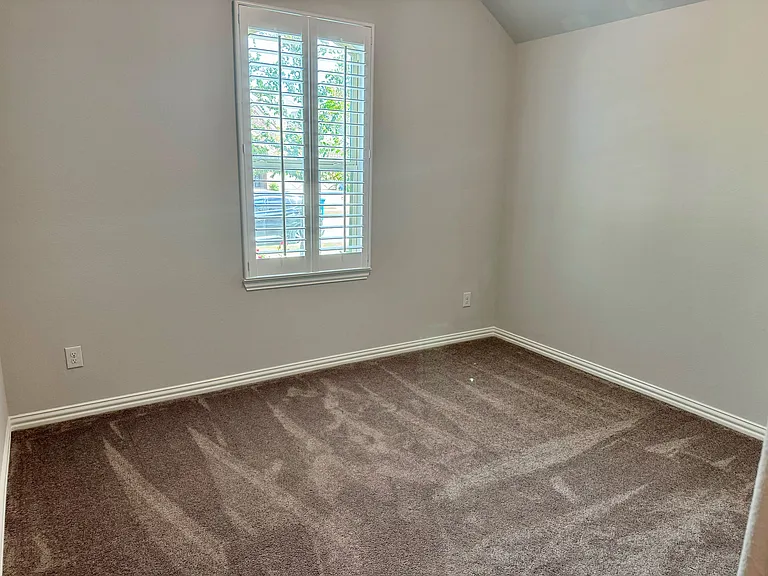 447 Prairie View Dr — Photo 11