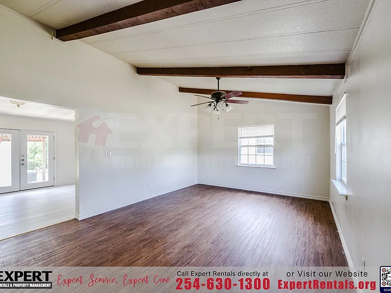 1402 Elyse Dr — Photo 6