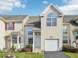 68 Crossbar Rd, Medford, NY 11763