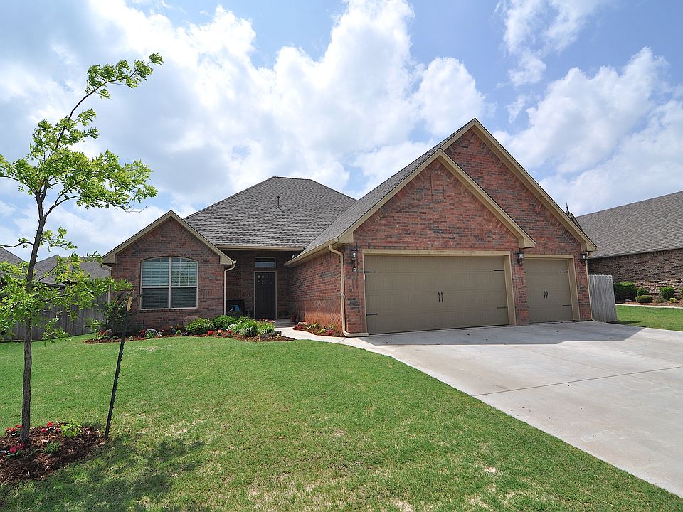 1st image of 605 Lindsey Ln