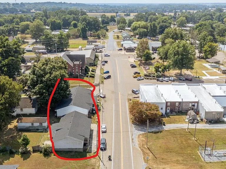 219 N Main St — Photo 5