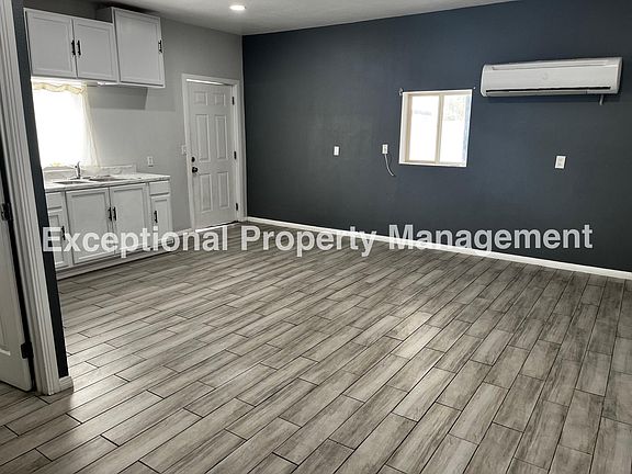 4th image of 8047 Laurel Ave #1
