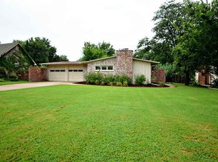 1027 N Brookfield Ln, Wichita, KS 67206