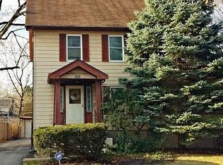 2950 Essex Rd, Cleveland Heights, OH 44118