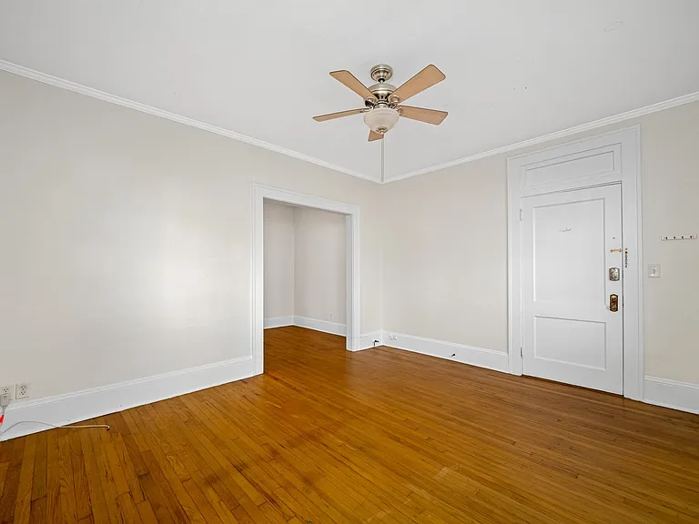 2115 W Hills Ave — Photo 10