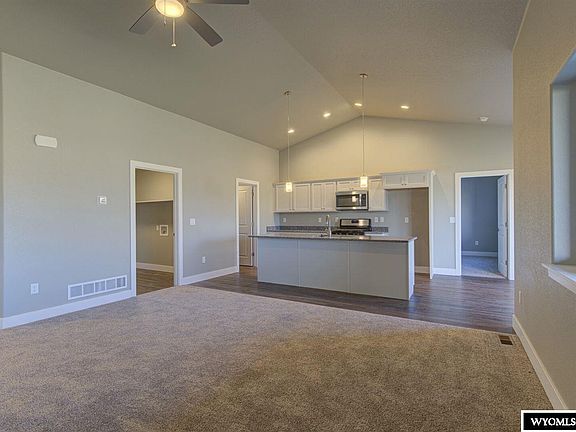 5th image of 745 Camp Davis Cir