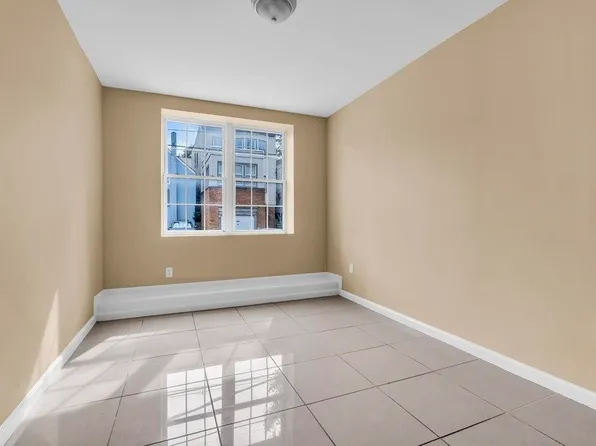 183 Thorne Street image 9 of 34