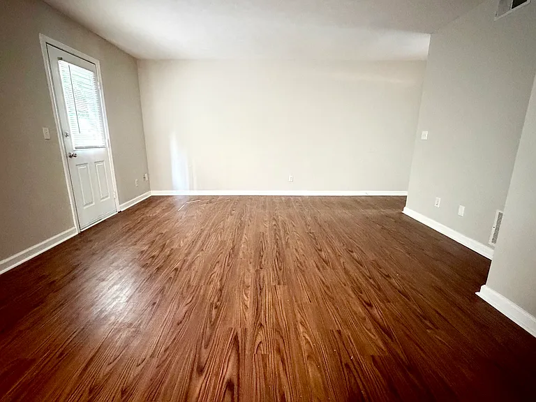 Scenic Valley Apartment Homes — Photo 3