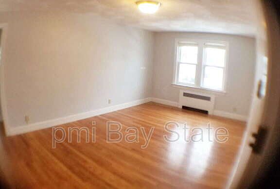 4th image of 192 Holbrook Rd #4