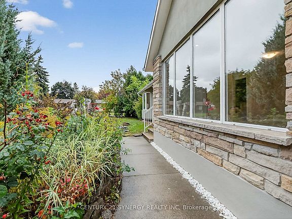4th image of 10 Pritchard Dr