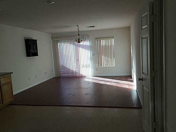 4th image of 221 Country Greens Ave