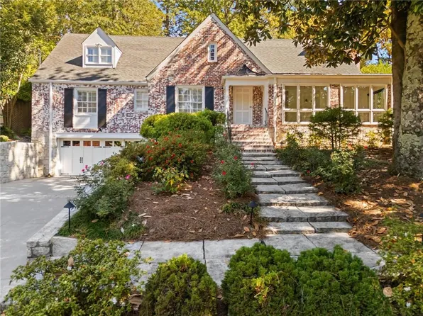 561 Peachtree Battle Ave NW, Atlanta, GA 30305