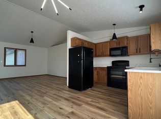 230 N 1st St #6, Springfield, NE 68059