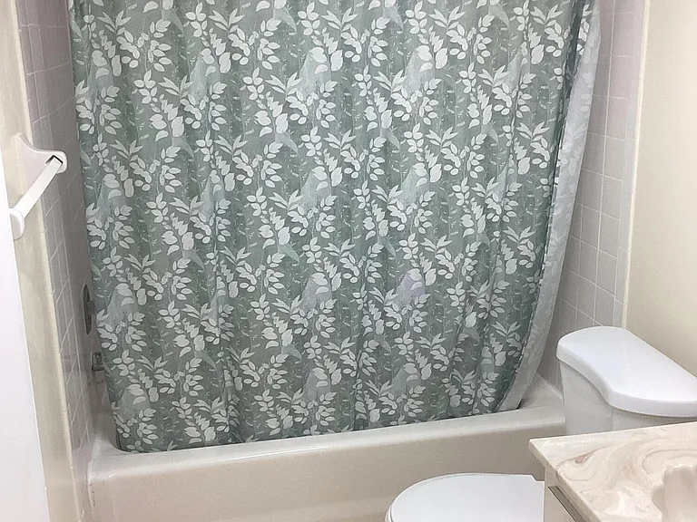 2106 Tarrytown Ln NE — Photo 21