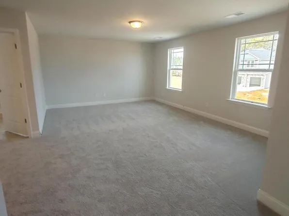 915 Port Royal Court, New Bern, NC 28560