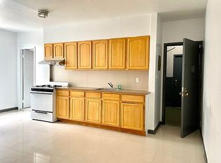 4023 8th Ave #2R, Brooklyn, NY 11232