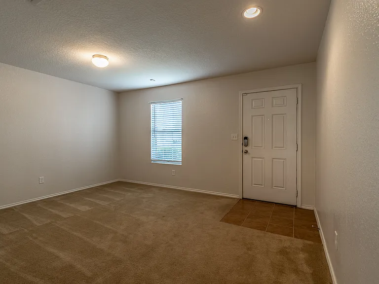 8966 Oakwood Park — Photo 4
