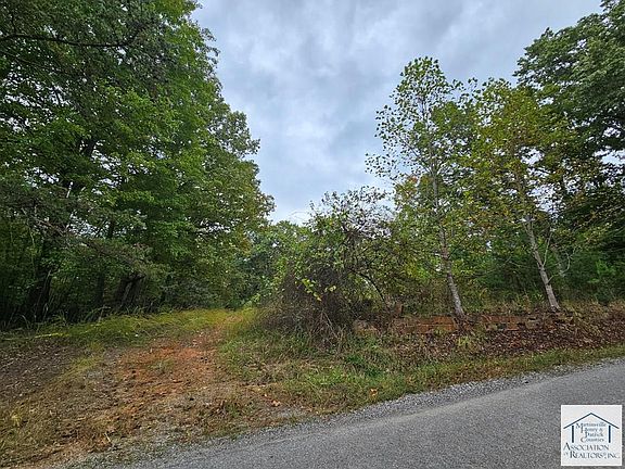 2nd image of 3131 Philpott Dr