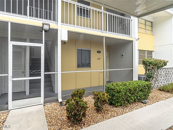 4th image of 4613 SE 5th Ave APT 104