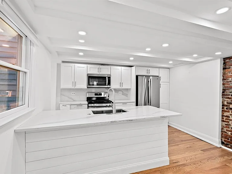 151 Hull St #1 — Photo 6