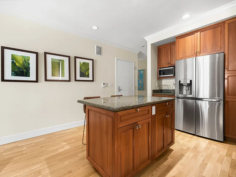 1081 Pine St #301 — Photo 32