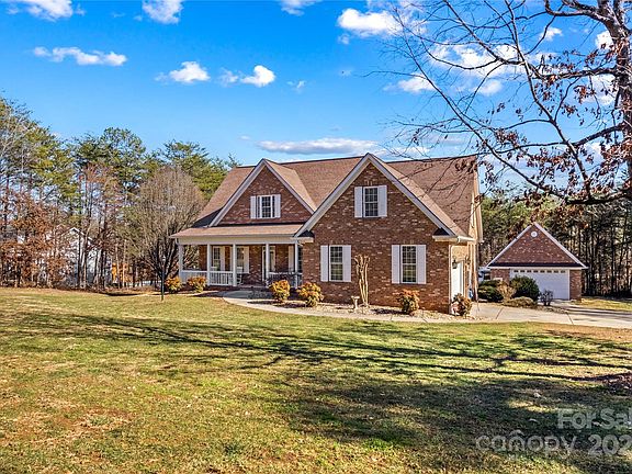 3rd image of 138 Buffalo Creek Dr