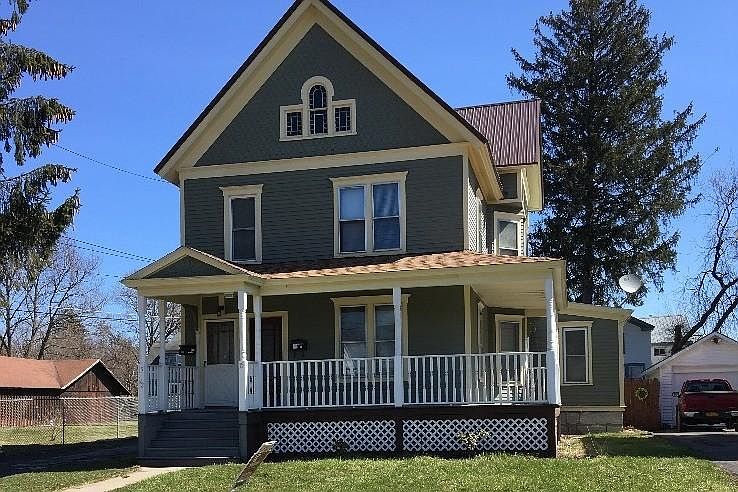 1st image of 15 Rickard St